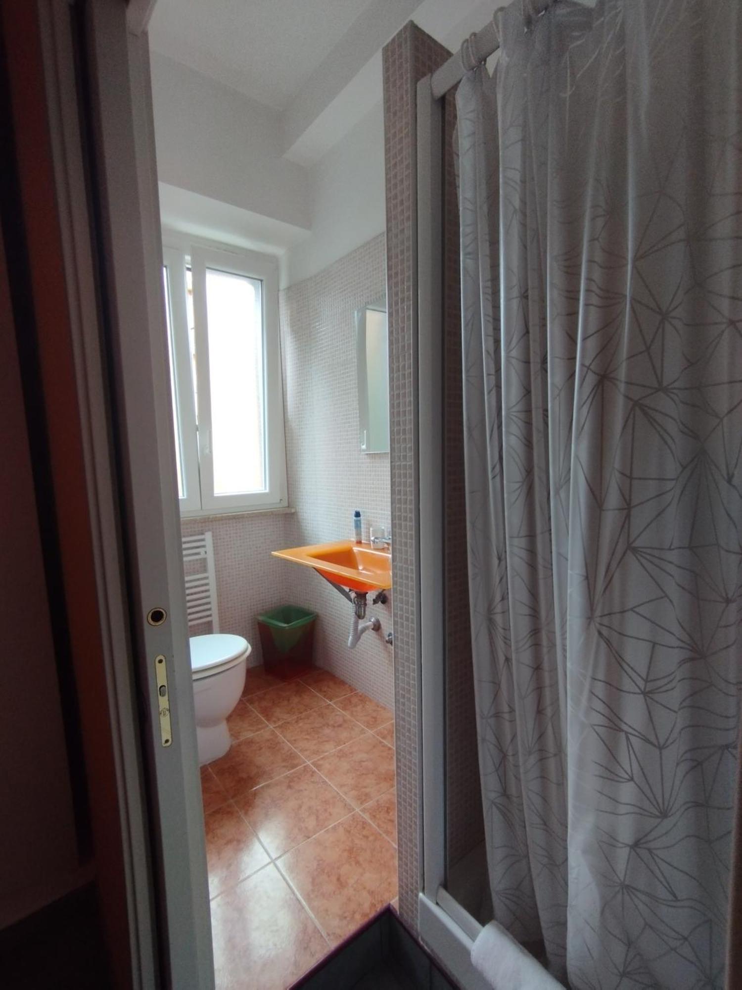 Adriatic Room 50 M Dalla Stazione Ferroviaria Di Ciampino E Dalla Navetta Aeroportuale Экстерьер фото